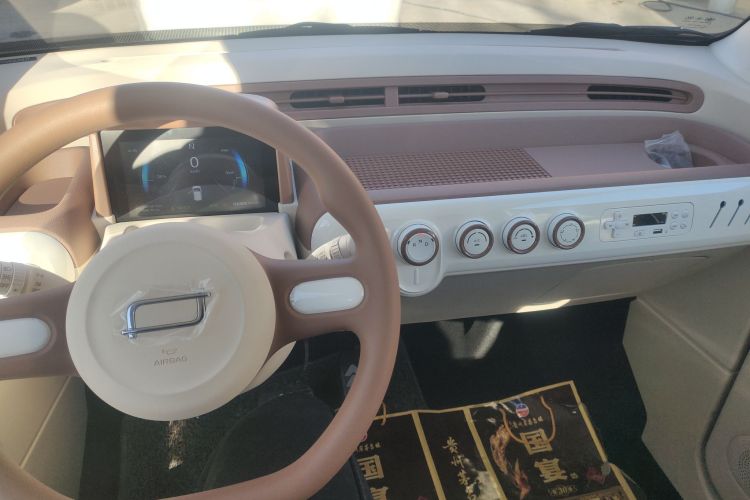 奔腾小马 2025款 222km 灵动马中控内饰16