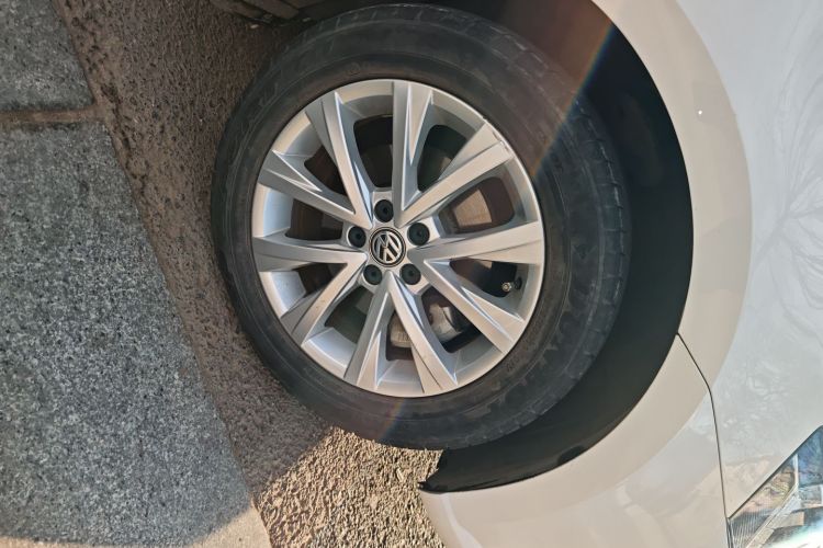 大众 朗逸 2015款 1.6L 自动舒适版车身外观10