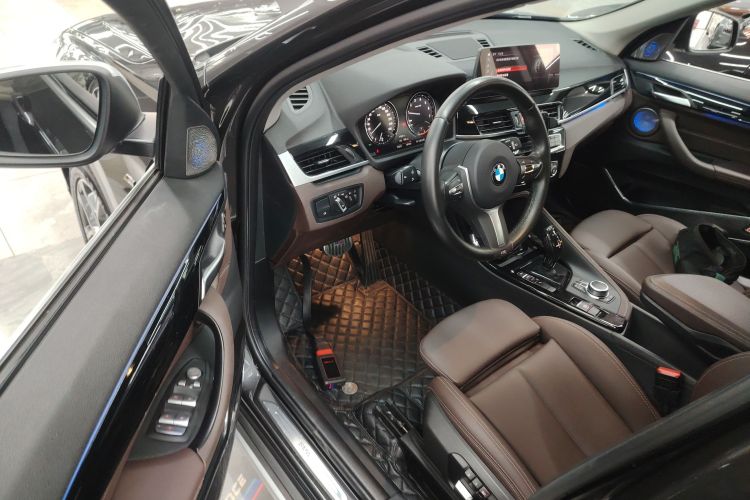 宝马X1 2021款 sDrive20Li 尊享型中控内饰7002