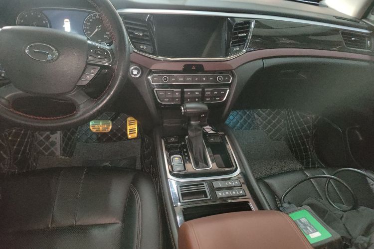 广汽传祺 传祺GS8 2017款 320T 两驱豪华智联版（七座）中控内饰16