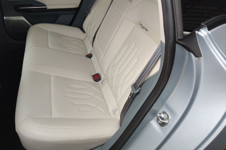 昊铂GT 2023款 710后驱超充Max版中控内饰7004