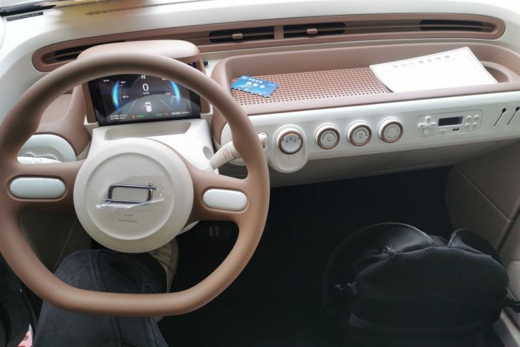 奔腾小马 2026款 222km 炫彩马中控内饰12