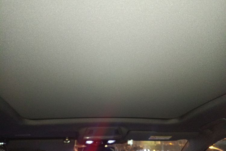 奥迪Q4 e-tron 2022款 50 e-tron quattro 创境版中控内饰22