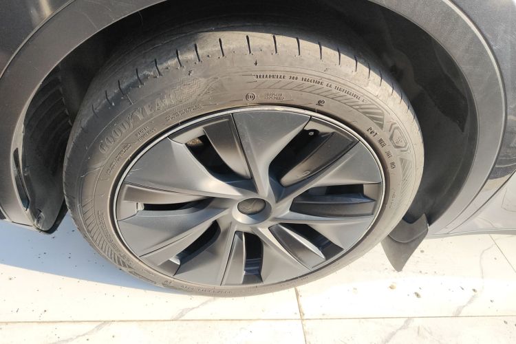 特斯拉 Model Y 2024款 后轮驱动版车身外观6007