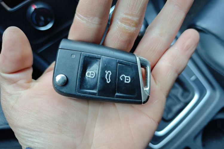 大众 高尔夫 2016款 230TSI 自动豪华型中控内饰11