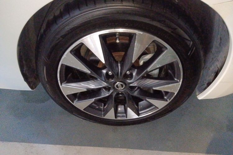 日产 蓝鸟 2016款 1.6L CVT智酷版车身外观10