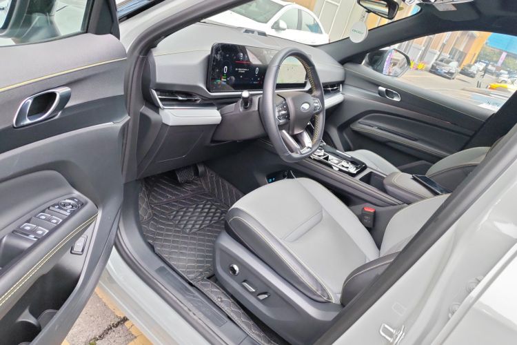 福特 领睿新能源 2025款 尊领型PLUS中控内饰20