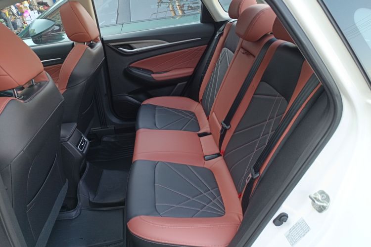 长安 逸动 2022款 PLUS 蓝鲸NE 1.4T GDI DCT旗舰版中控内饰21