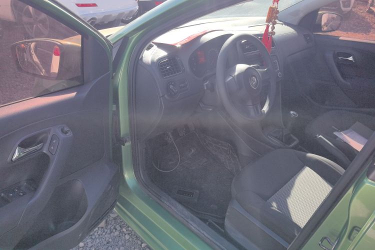 大众 Polo 2013款 1.4L 手动风尚版中控内饰20