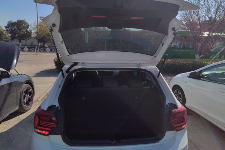 大众 Polo 2023款 改款 Plus 1.5L 自动纵情乐活版机舱底盘23