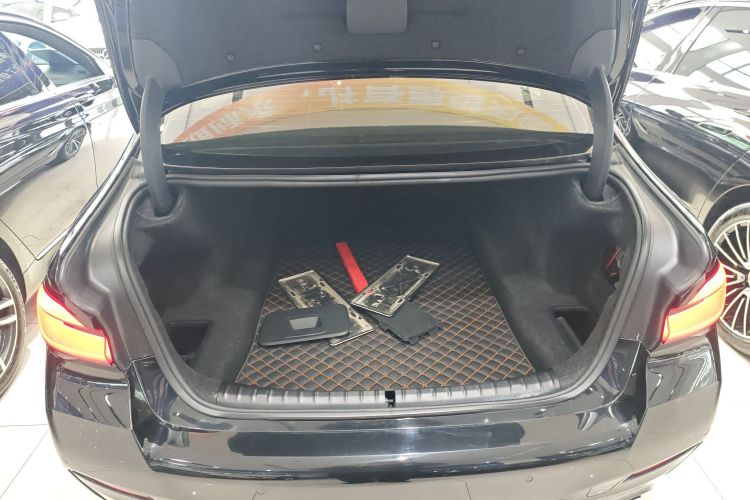 宝马5系 2023款 530Li xDrive M运动套装机舱底盘23