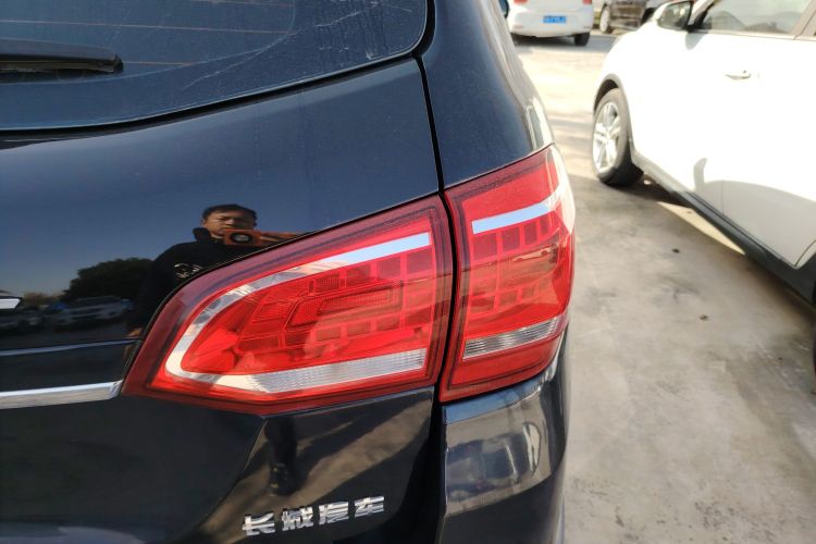 哈弗H6 2015款 改款 运动版 1.5T 手动两驱精英型车身外观9