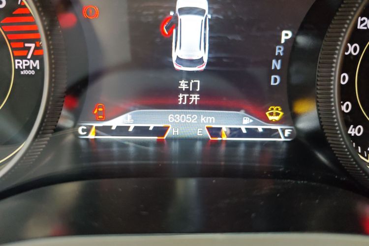 Jeep 自由光 2016款 2.4L 专业智能版中控内饰15