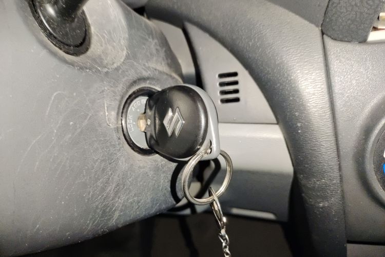 铃木 奥拓 2013款 1.0L 手动豪华型中控内饰11