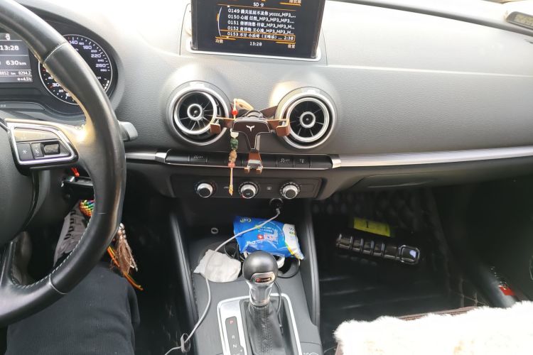 奥迪A3 2016款 Sportback 35 TFSI 领英型中控内饰16