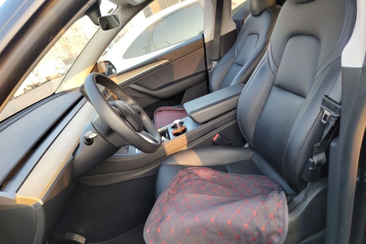 特斯拉 Model Y 2021款 标准续航后驱版中控内饰19