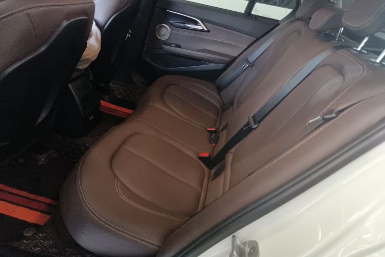 宝马1系 2023款 120i M运动曜夜版中控内饰7004