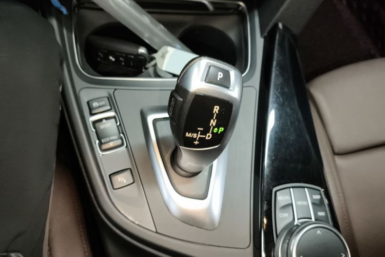 宝马3系 2019款 320Li 时尚型局部细节18