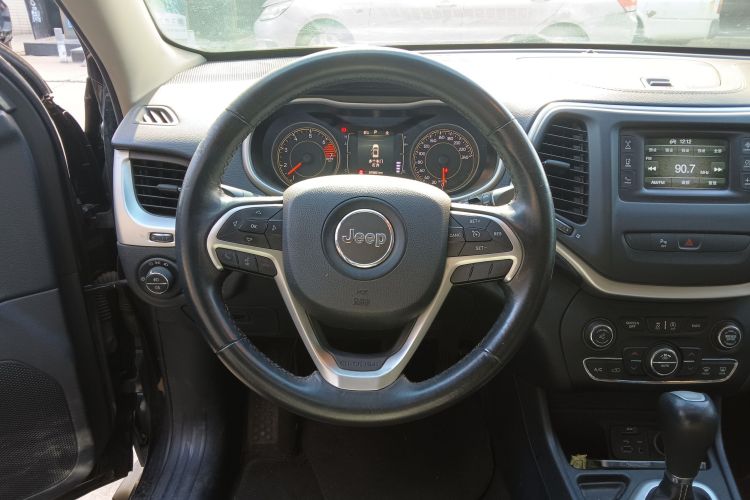 Jeep 自由光 2016款 2.4L 领先版中控内饰13