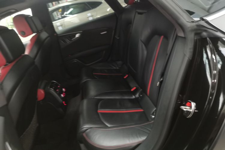 奥迪A7 2017款 50 TFSI quattro 动感型中控内饰21