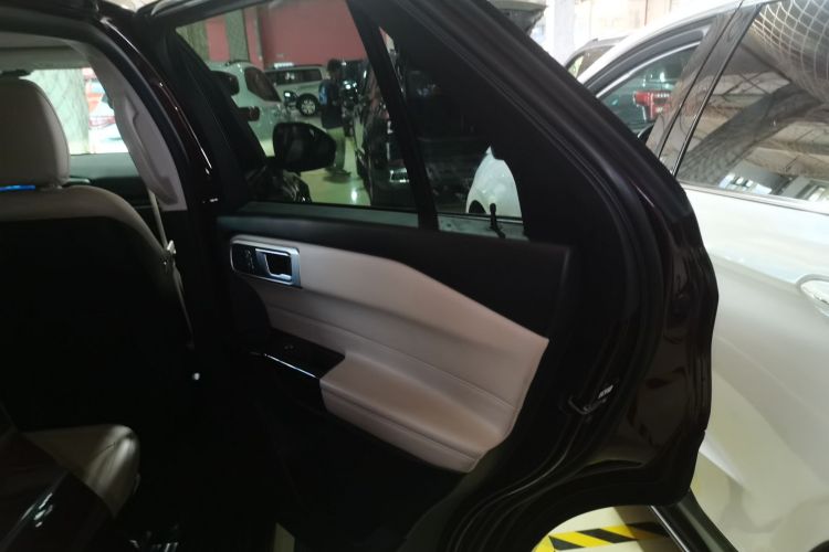 福特 探险者 2020款 EcoBoost 285 后驱风尚版 6座中控内饰7006