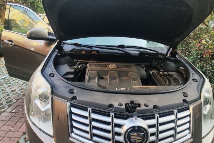 凯迪拉克SRX 2013款 3.0L 旗舰型局部细节9006