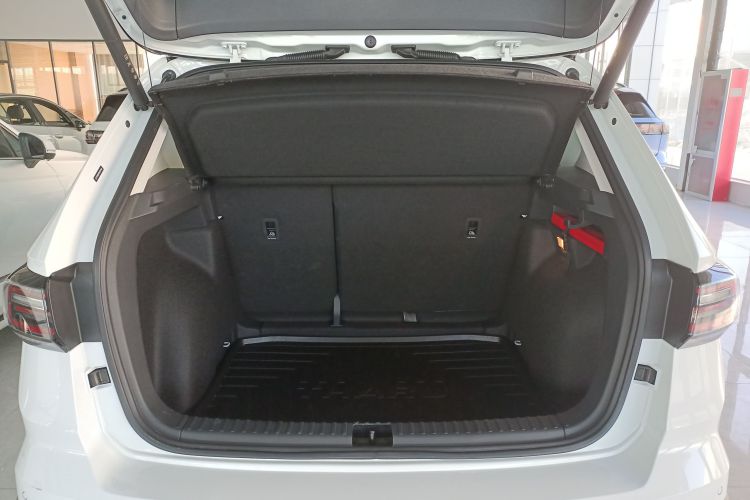 大众 途岳 2024款 300TSI 两驱月尊版机舱底盘23