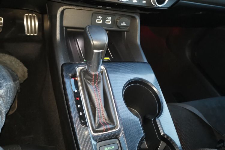 本田 思域 2022款 240TURBO CVT燃擎版中控内饰18