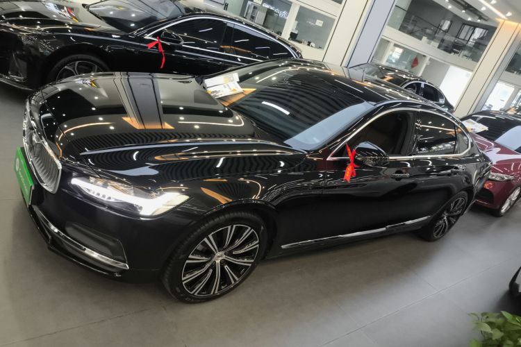 沃尔沃S90 2024款 B5 智远豪华版车身外观4