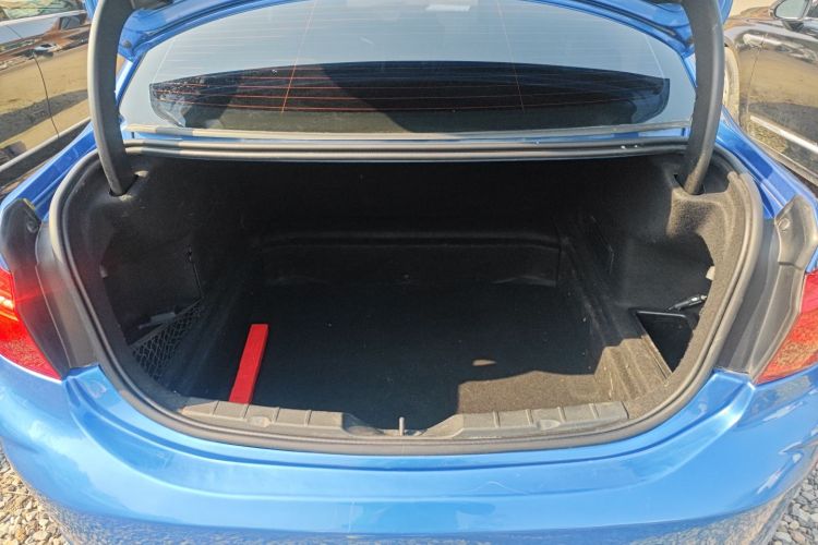 宝马1系 2018款 118i 运动型机舱底盘23