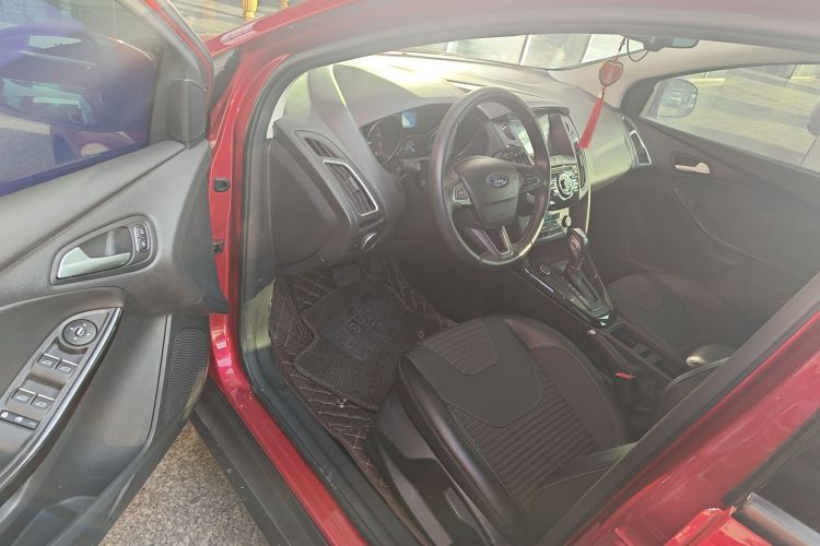 福特 福克斯 2017款 两厢 1.6L 自动风尚型智行版中控内饰20