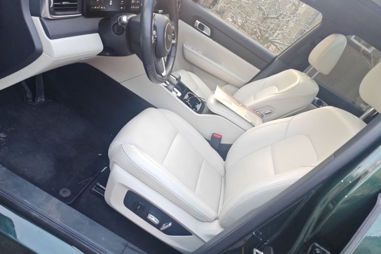 理想汽车 理想ONE 2021款 增程6座版中控内饰19