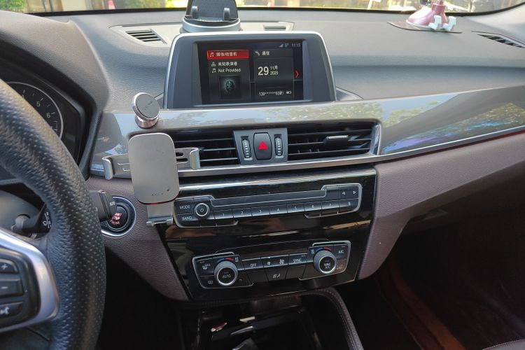 宝马X1 2018款 sDrive18Li 尊享型中控内饰16