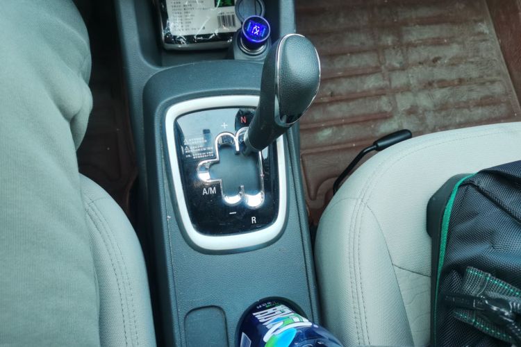 雪佛兰 2015款 赛欧3 1.5L AMT幸福天窗版中控内饰18