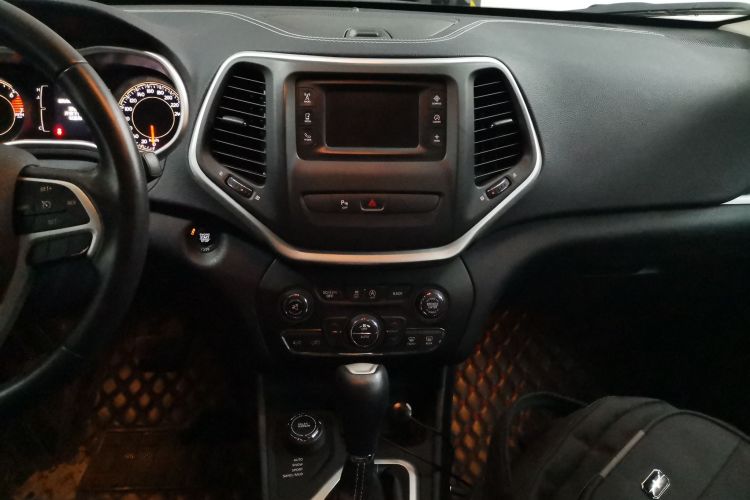 Jeep 自由光 2016款 2.4L 专业版局部细节16