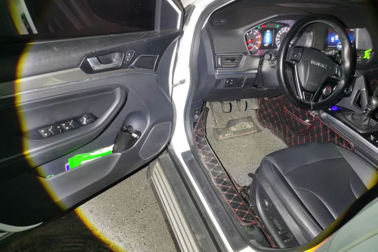 哈弗H6 2019款 运动版 1.5T 手动两驱精英型 国VI中控内饰20