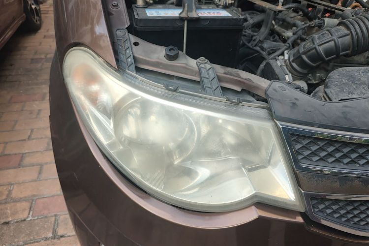 五菱汽车 五菱宏光 2014款 1.5L S自动豪华型车身外观8