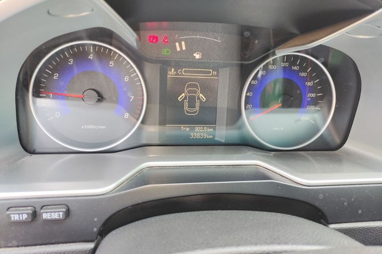 吉利汽车 帝豪 2015款 三厢 1.5L 手动向上版中控内饰15