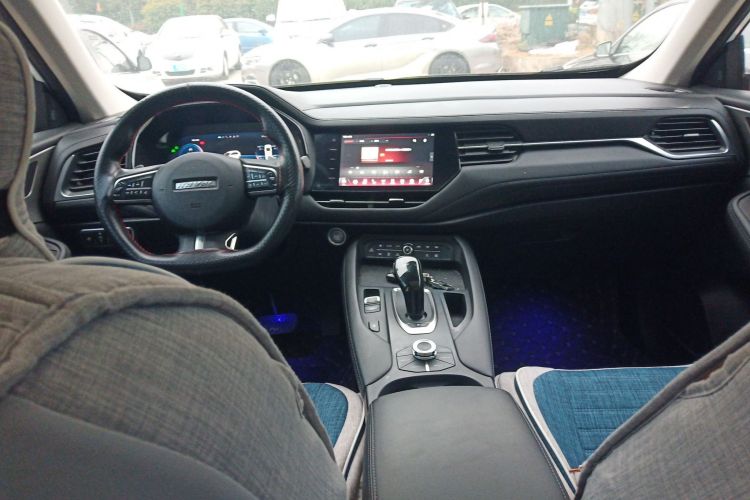 哈弗F7 2020款 1.5T 两驱i潮中控内饰12