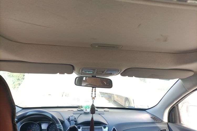 北京现代ix35 2013款 2.0L 自动两驱智能型GLS 国IV中控内饰22