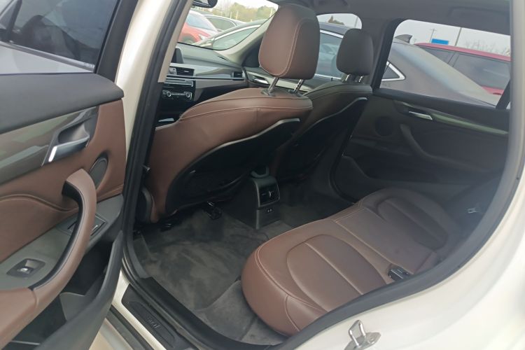 宝马X1 2019款 sDrive18Li 尊享型中控内饰7004