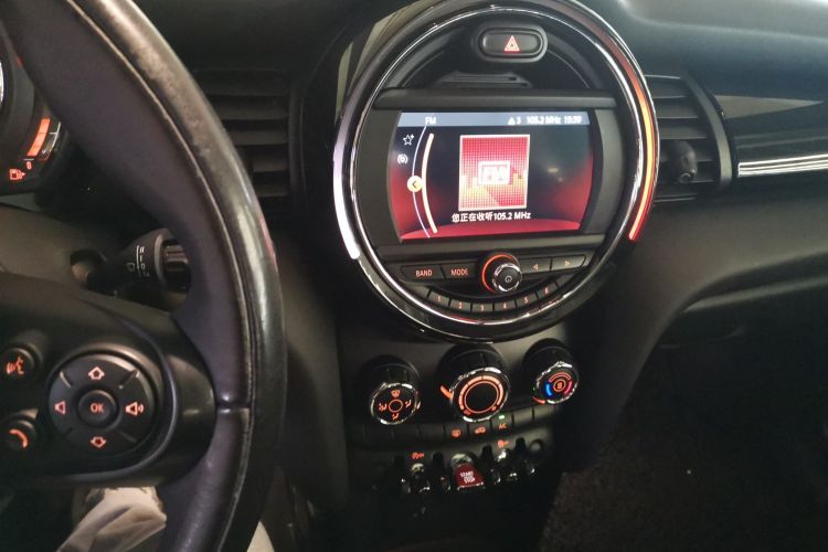 MINI 2018款 1.5T ONE PLUS中控内饰16