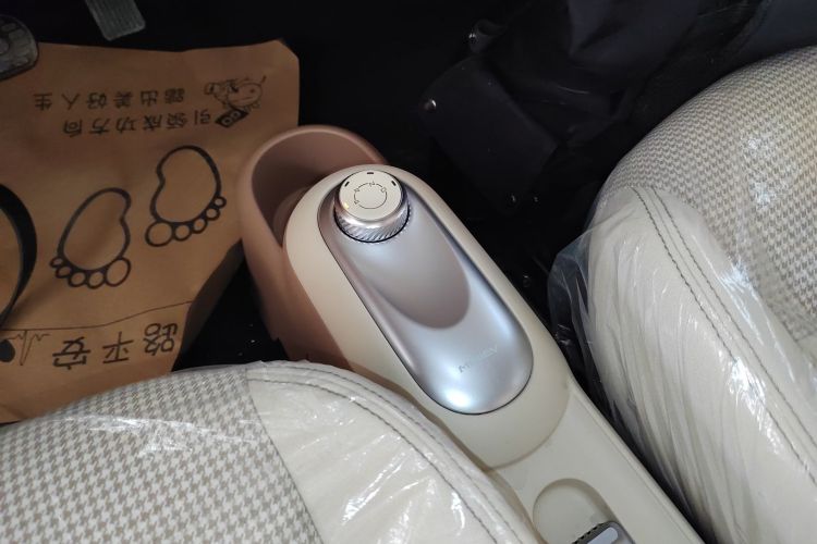 五菱汽车 宏光MINIEV 2025款 四门版 臻享+款中控内饰18