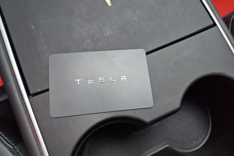 特斯拉 Model 3 2020款 标准续航后驱升级版中控内饰11