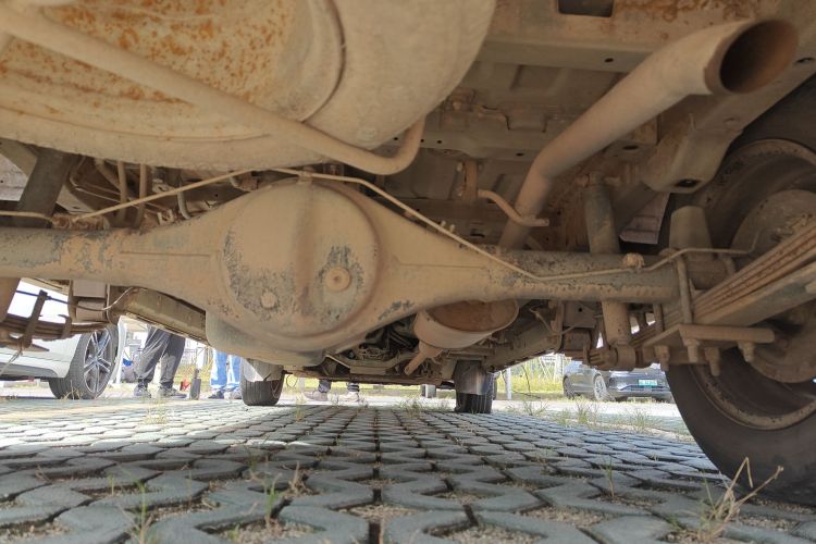 金杯 金海狮 2021款 1.5L 客车工程狮 7座局部细节9009