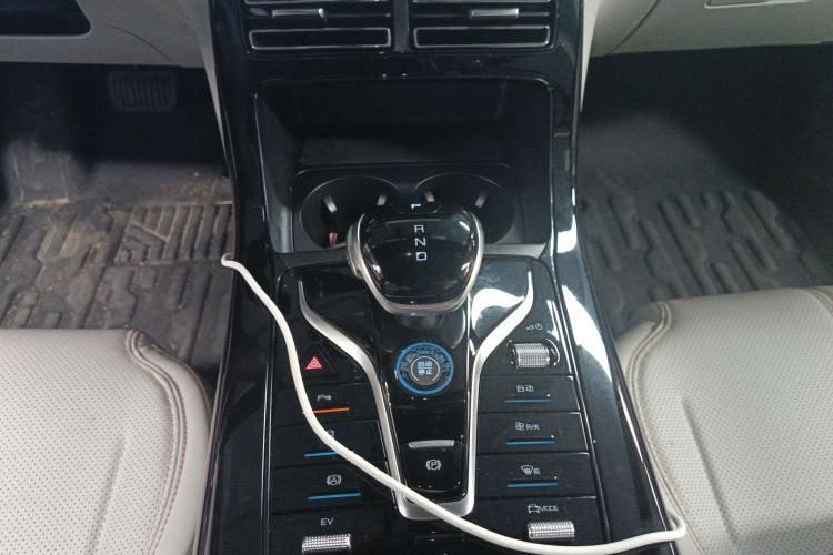 比亚迪 秦PLUS 2024款 荣耀版 DM-i 55KM领先型局部细节18