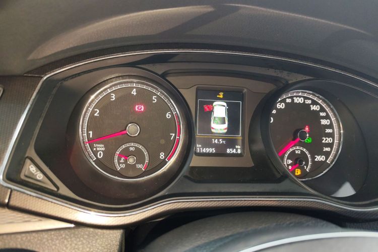 大众 帕萨特 2017款 330TSI DSG御尊版中控内饰14