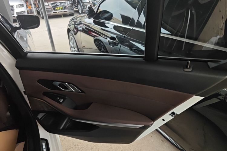 宝马3系 2022款 320Li M运动套装中控内饰45