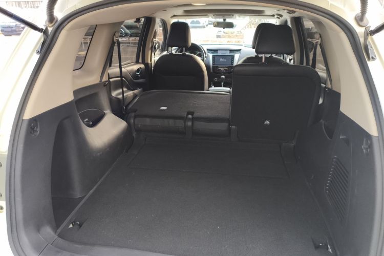 日产 途达 2020款 2.5L XL Upper 4WD 自动四驱豪华版机舱底盘23