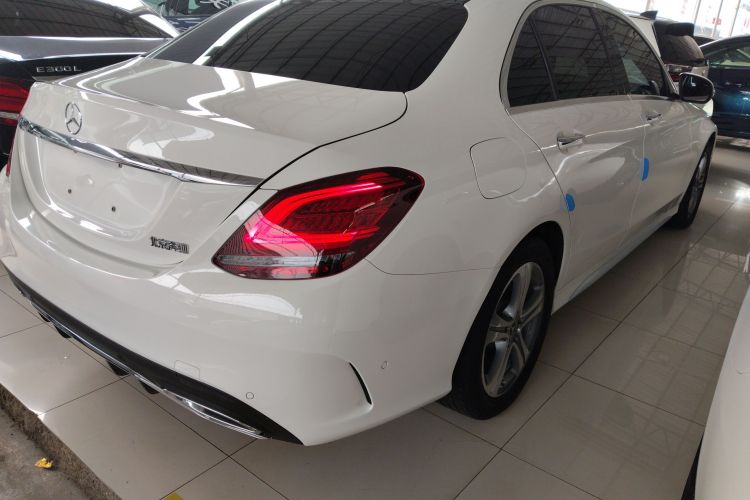 奔驰C级 2021款 C 260 L 运动版车身外观7